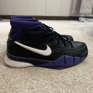 Nike Kobe 1 Proto Sneakers